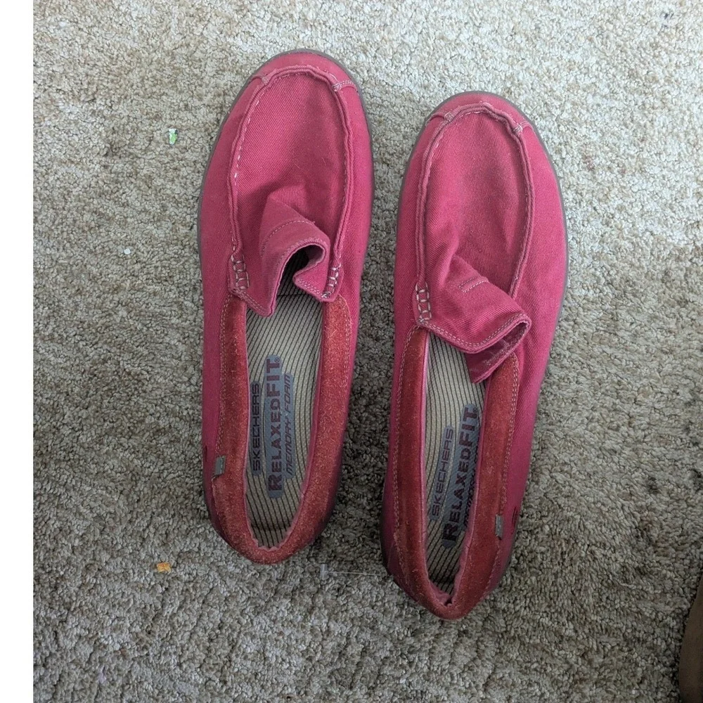 Skechers Relaxed Fit Mens Red Canvas Memory Foam Slip On Loafers 63680 Size 13